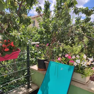 Appartement Calme Et Ensoleillé Dans Maison De, Villejuif